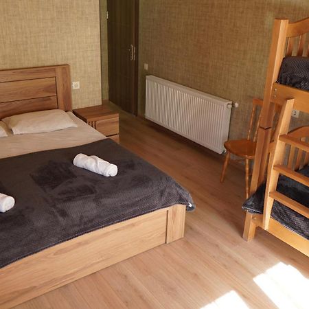 Archil And Nino Gigauri Guest House Kazbegi Bagian luar foto