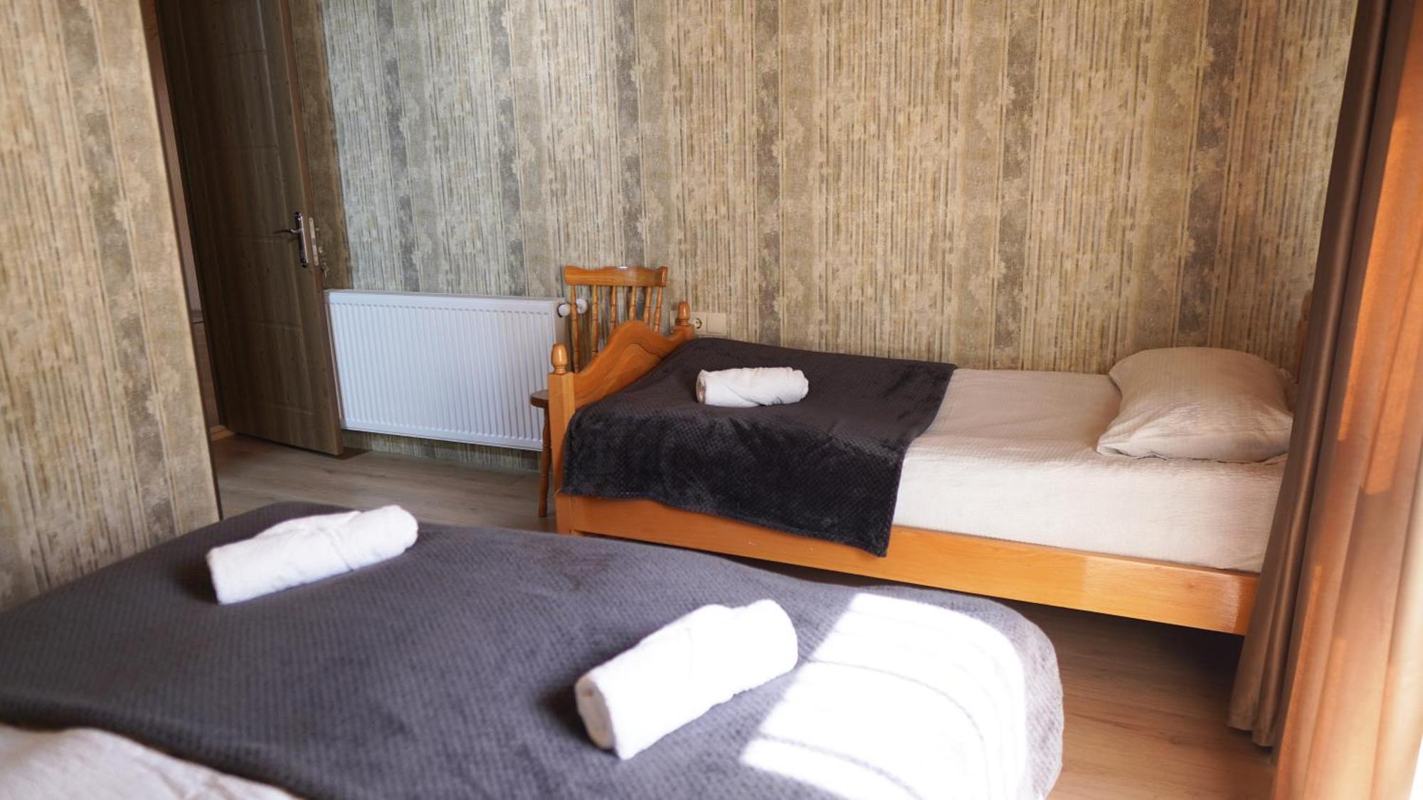 Archil And Nino Gigauri Guest House Kazbegi Bagian luar foto