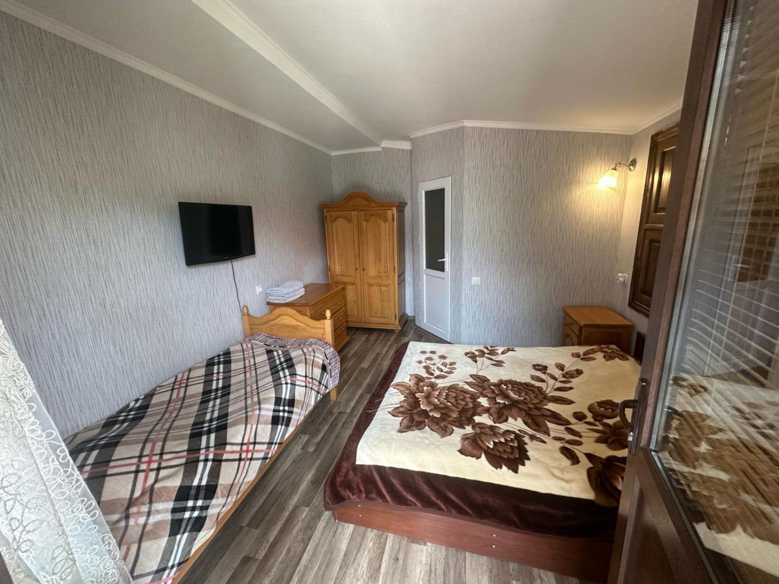 Archil And Nino Gigauri Guest House Kazbegi Bagian luar foto